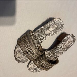 Christian Dior mini heel